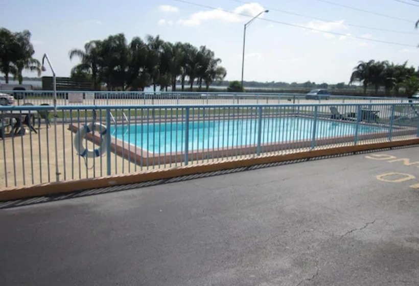 מוטל Westmont Inn  Lakeland
