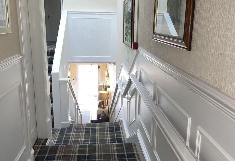 بنسيون Beechwood Ensuite Guest House