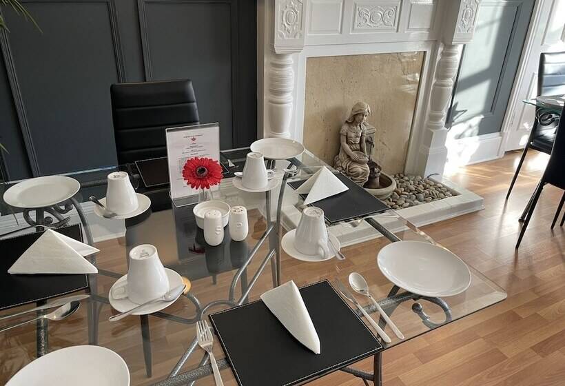 بنسيون Beechwood Ensuite Guest House