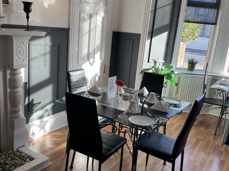 بنسيون Beechwood Ensuite Guest House