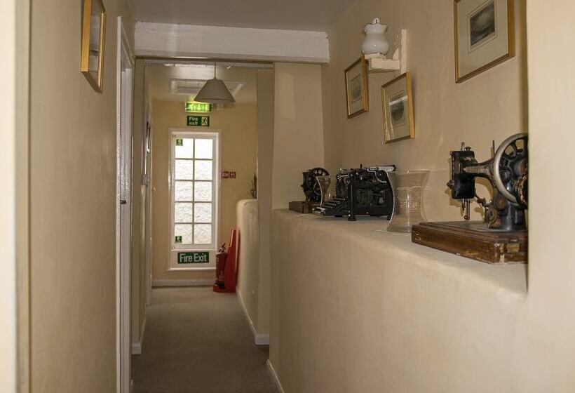 膳宿费 Southern Cross Guest House