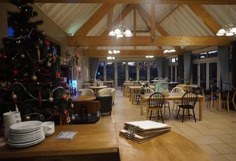 Stonehenge Hostel   Yha Affliated