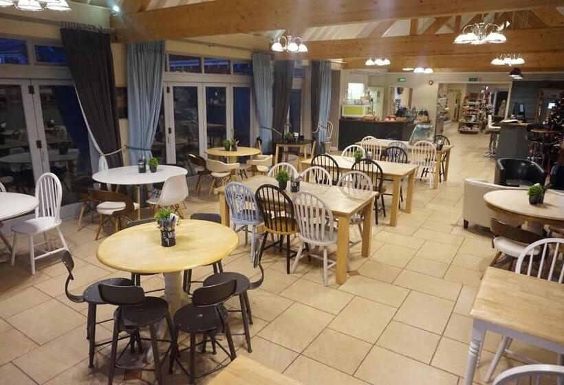 Stonehenge Hostel   Yha Affliated