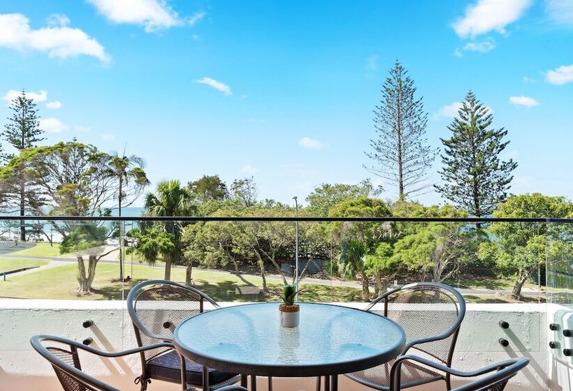 Windward Apartments