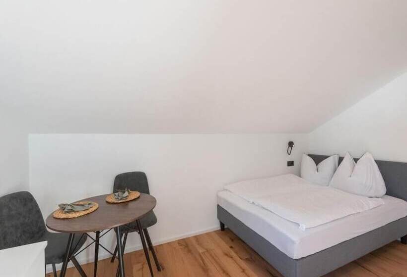 مبيت وإفطار Leni S Mountain Appartements