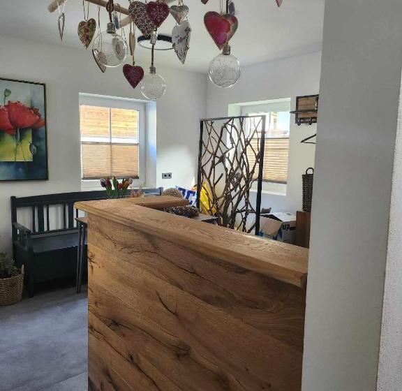 مبيت وإفطار Leni S Mountain Appartements