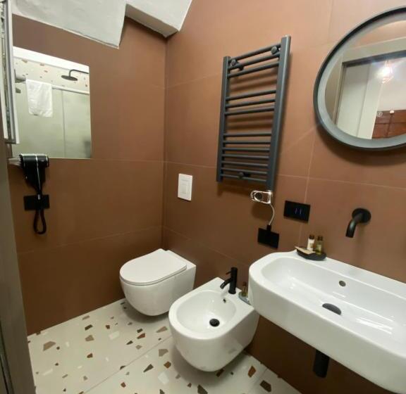 Bed and Breakfast Rebel Suite Cross