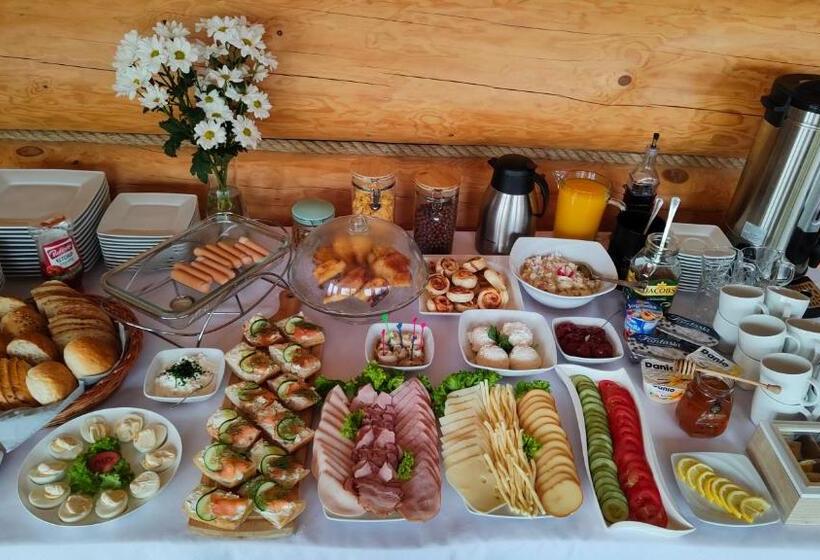 ベッドアンドブレックファースト Willa Adamówka