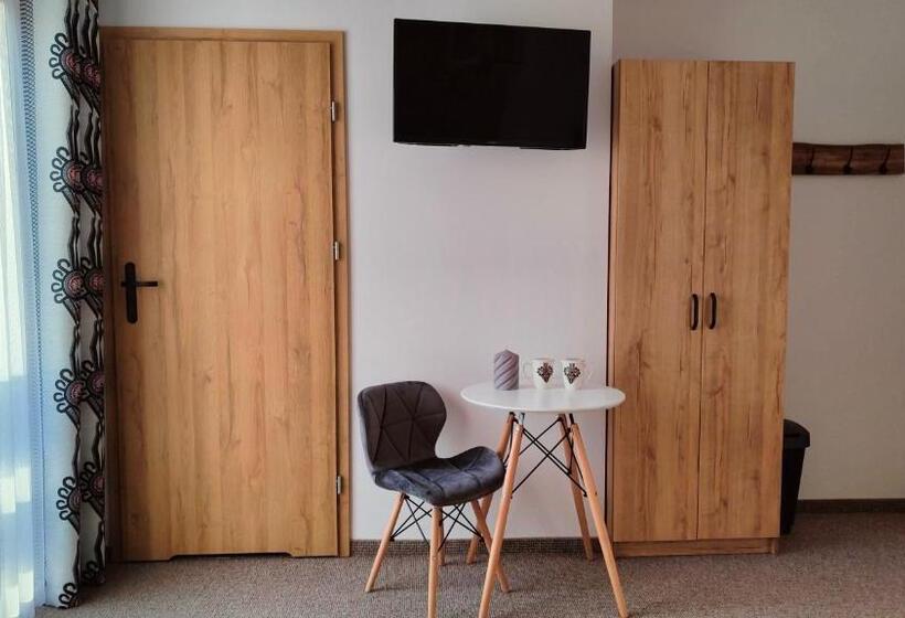 ベッドアンドブレックファースト Willa Adamówka