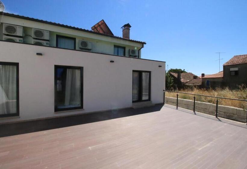 Отель Afonsos House & Rooms