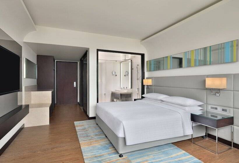 هتل Courtyard By Marriott Navi Mumbai