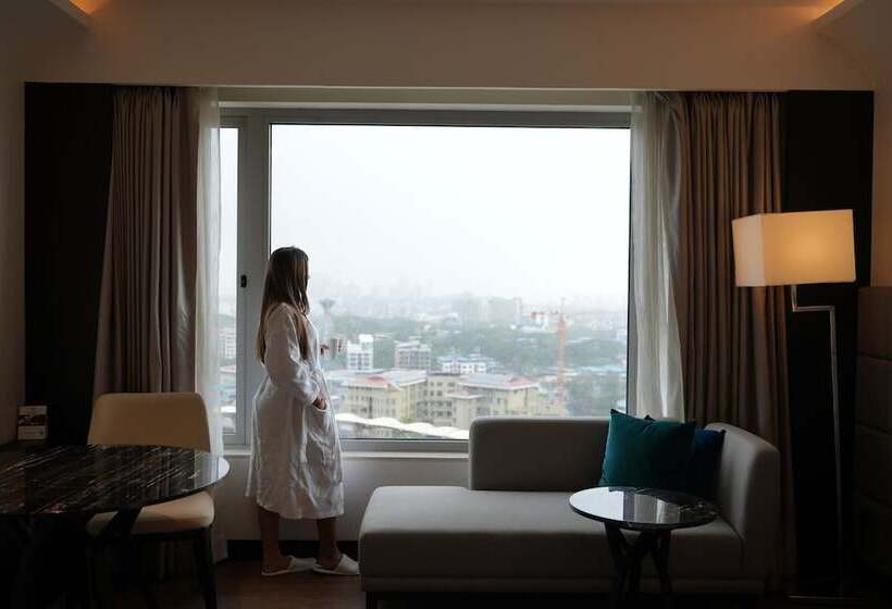هتل Courtyard By Marriott Navi Mumbai