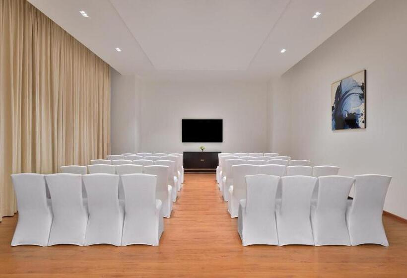 هتل Courtyard By Marriott Navi Mumbai