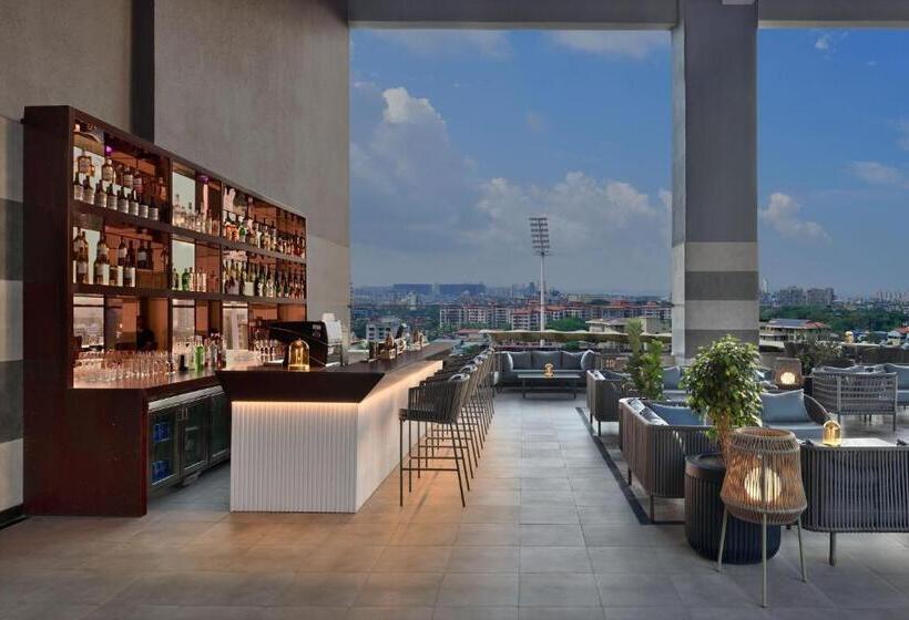 هتل Courtyard By Marriott Navi Mumbai