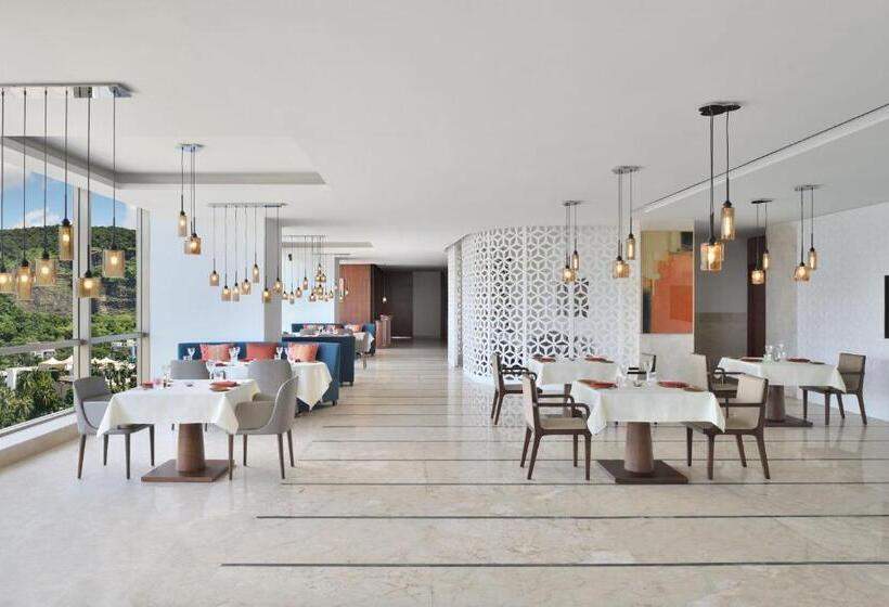 هتل Courtyard By Marriott Navi Mumbai