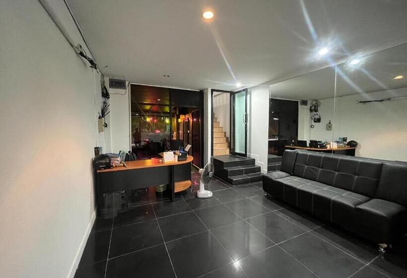 هتل Golden Monkey Samui
