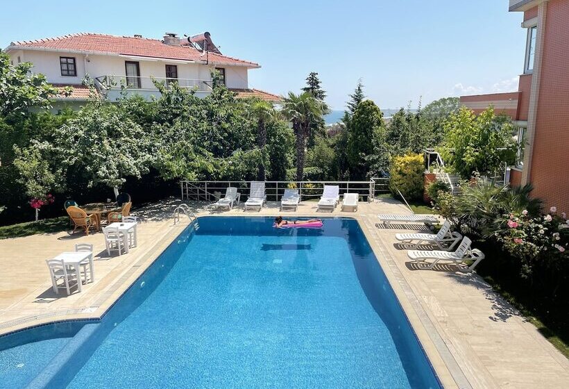 هتل Istanbul Airport Treekos Suite