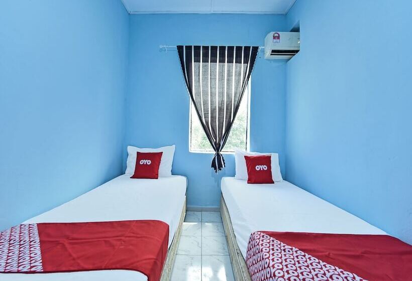 Отель Oyo 90708 D Kuala Waterfront Chalet & Boat Charters