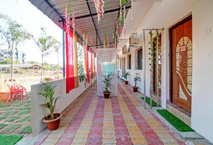 호텔 Oyo Flagship 80648 Resort Stay Inn