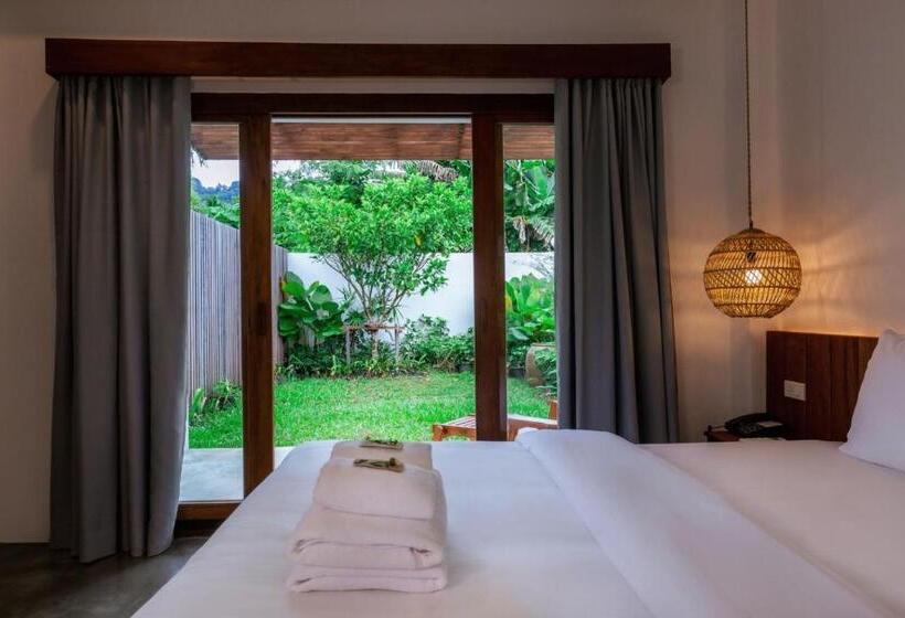 هتل Phang Nga Origin