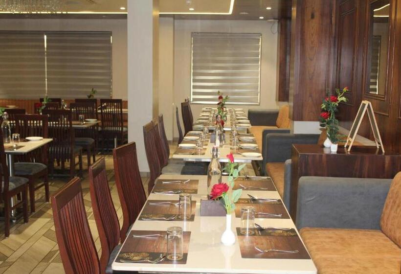 בית מלון כפרי Rudra Royals