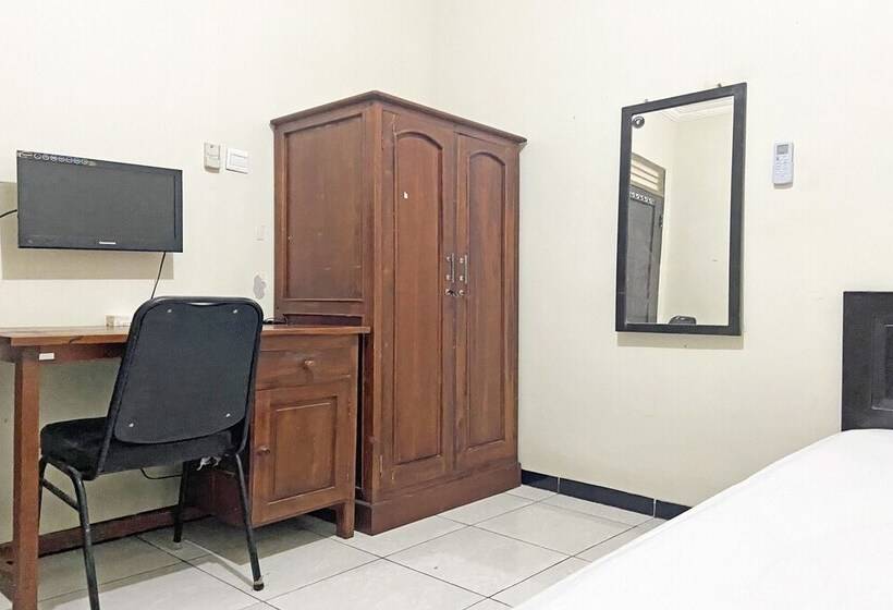 هتل Spot On 92042 Sumber Rejo Homestay