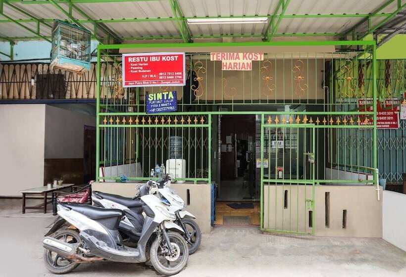 בית מלון כפרי Spot On 92072 Restu Ibu Homestay Syariah
