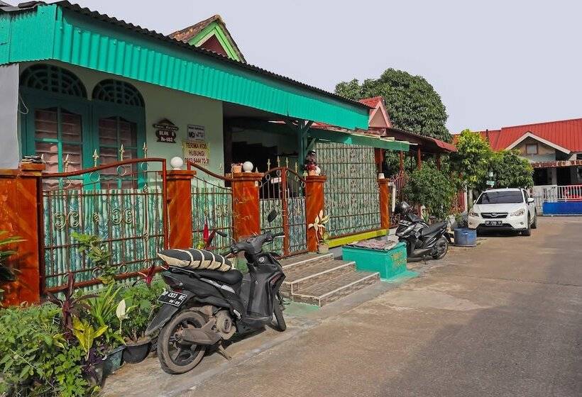 فندق Spot On 92115 Homestay Bude Sri