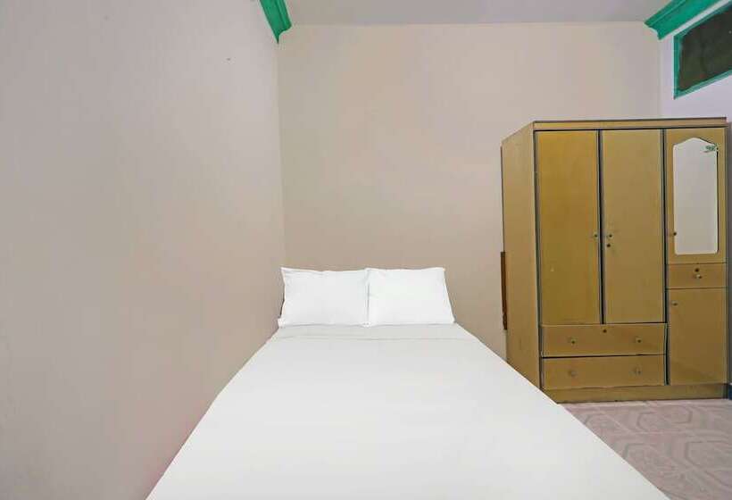 فندق Spot On 92115 Homestay Bude Sri