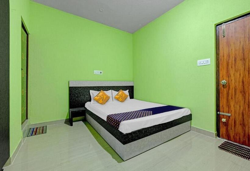 ホテル Spot On B R Comforts Krs Back Water