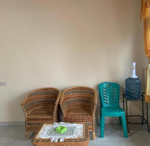 پانسیون Anna’s