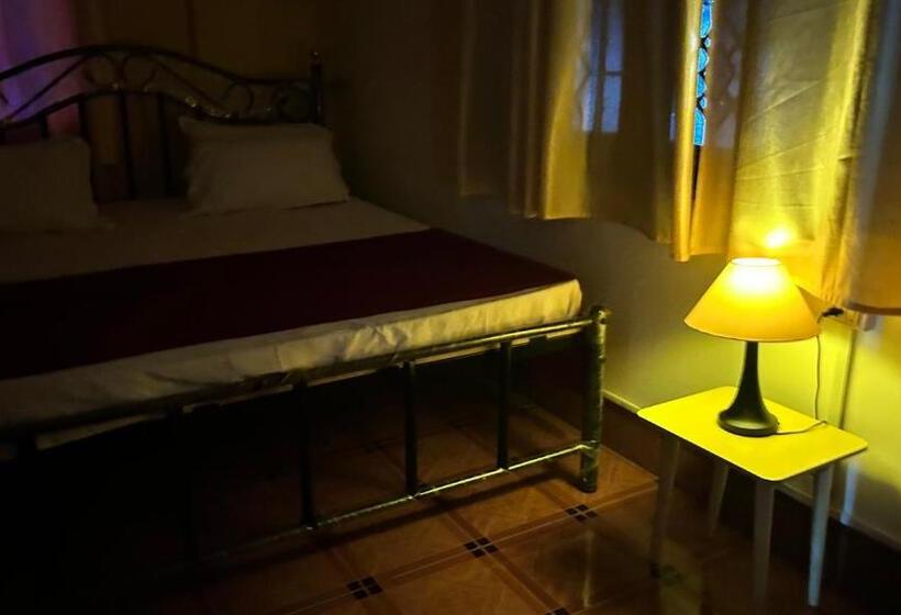 بنسيون Muffys Guest House