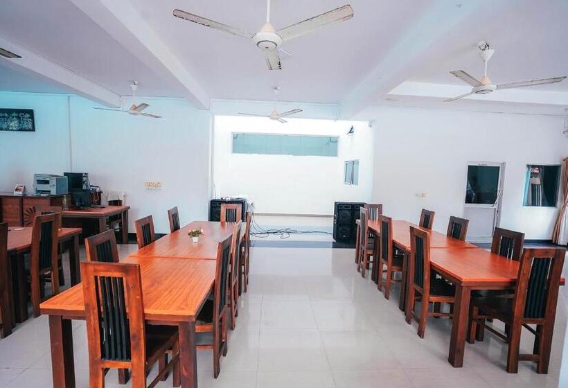 پانسیون Sun Ray Rest House