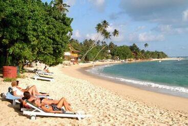 پانسیون Unawatuna White Villa