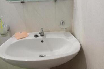 پانسیون Unawatuna White Villa