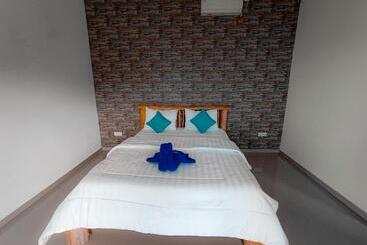 استراحتگاه Kalimaja Amed Villa
