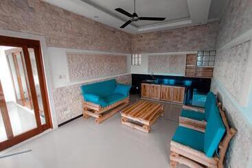 استراحتگاه Kalimaja Amed Villa