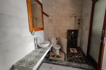 استراحتگاه Kalimaja Amed Villa