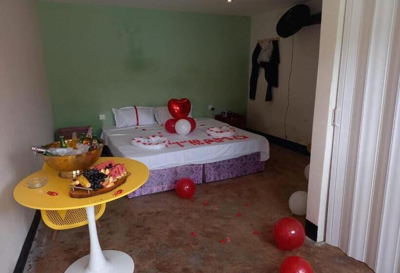 הוסטל Aeropark Residencial