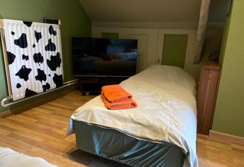 تختخواب و صبحانه Casadekama