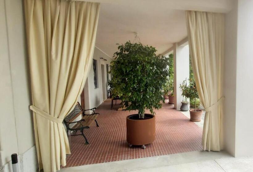 ベッドアンドブレックファースト Corte Martinola Bed&breakfast In Franciacorta
