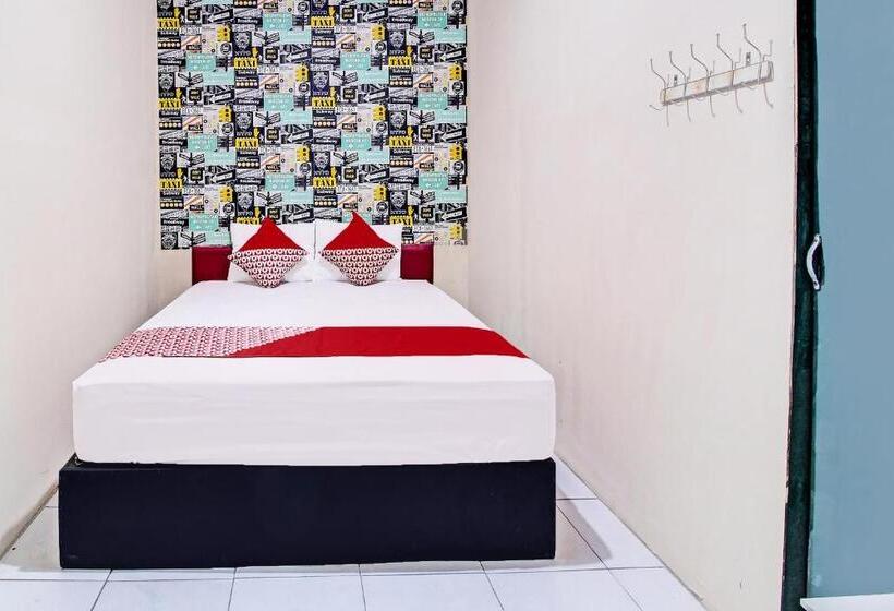 호텔 Oyo 92032 Utama  & Karaoke