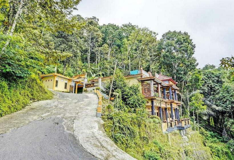 Отель Oyo 92049 D Jamus Resort Telaga Ngebel