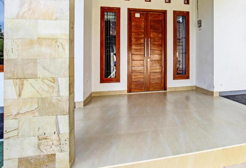 فندق Oyo 92059 Archi Homestay