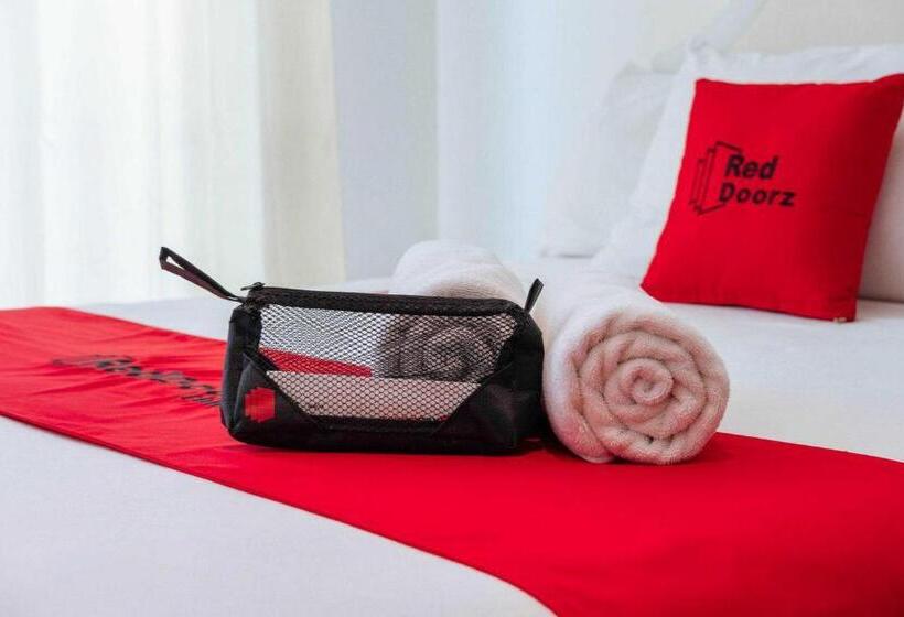 هتل Reddoorz Near Parit Indah Pekanbaru