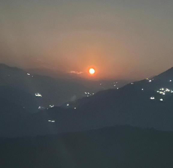 בית מלון כפרי Shivroots Resort