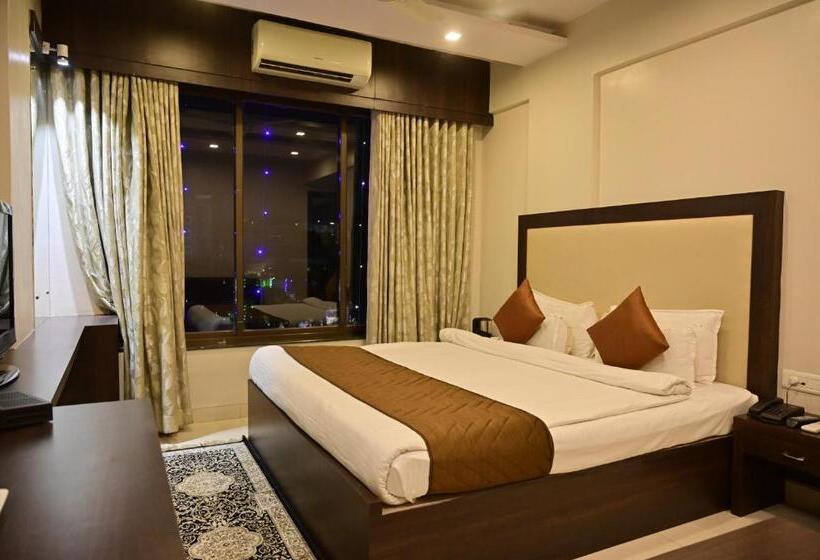 هتل Treebo Premium Mahal Inn