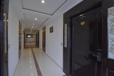 هتل The Royal Castle Ac Centralized
