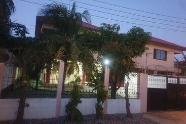 پانسیون Fresh Air Lodge