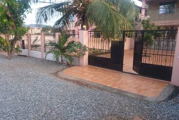 پانسیون Fresh Air Lodge